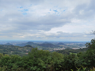Euganesische Huegel bei Aqua Petrarca