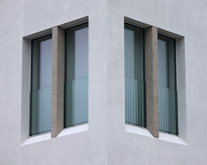 Symmetrical windows