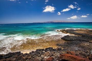 Fototapeta na wymiar beautiful blue sea with island in background