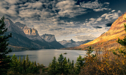 Fototapeta premium lake and mountains
