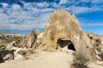 Rolgordijnen Spectacular teeth-like rock formations near Cappadocia © Fyle