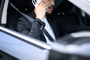 スマホのながら運転禁止に使えそうなイメージ