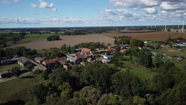 Aerial Shot von dem Dort Kantow in Brandenburg, Deutschland