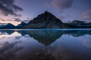 Fototapeta na wymiar Sunrise at Bow Lake, Canadian Rockies