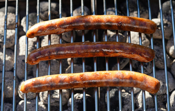 leckeres Fleisch vom Holzkohle Grill