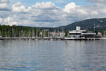 Zelfklevend Fotobehang Stad aan het water Ships at the shore of Oslo, Norway