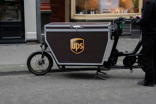 Cargobike bilder – Bläddra bland 2,308 stockfoton, vektorer och videor ...