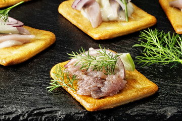 Fingerfood und Sektempfang.	
