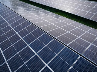 Sun reflects in Solarpanels