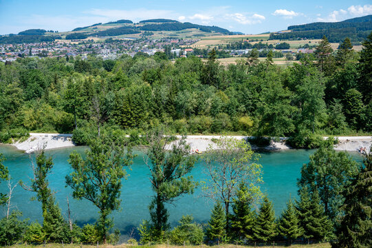 Von Bern nach Thun wandern. Aarelandschaft