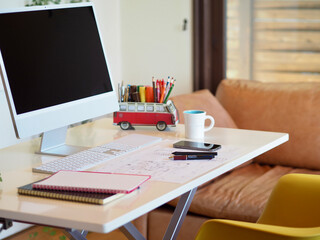 ホームオフィス　在宅勤務のワークスペース　快適空間　働き方　マイホーム　住宅設計　間取り図　住宅模型