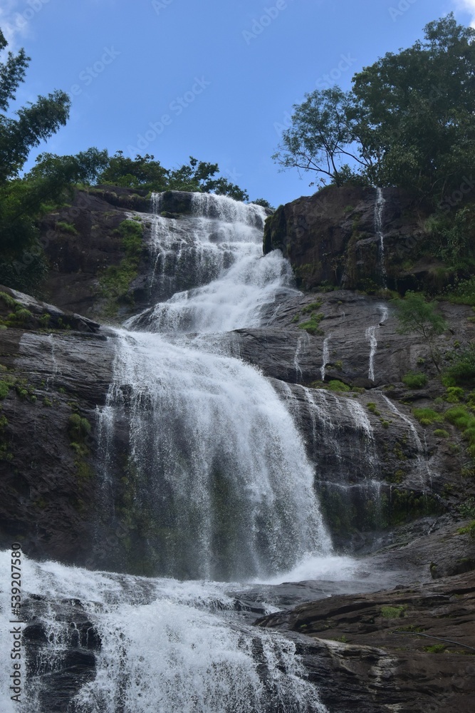 Wall mural A Cheeyappara Waterfalls in India