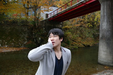 がけっぷちの男