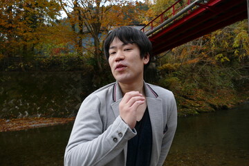 がけっぷちの男