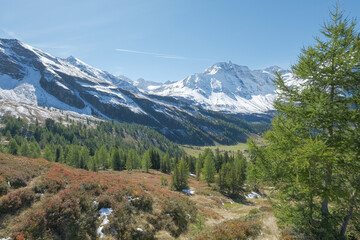 Fototapeta na wymiar Hoher Sonnblick im Nationalpark Hohe Tauern Österreich