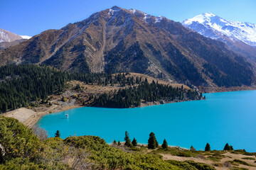 Obraz premium Amazing mountain lake with turquoise water, Big Almaty lake. 
