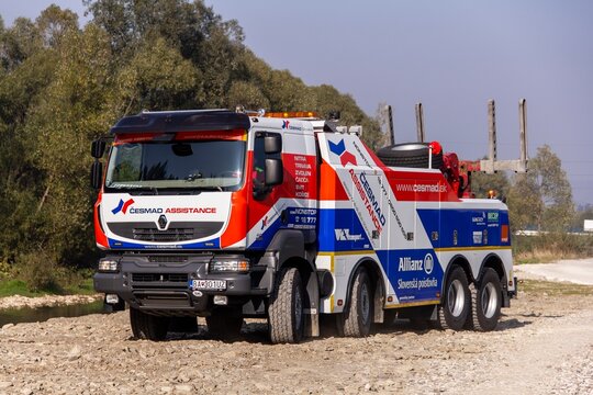 Renault Kerax rescue road assistance heavy duty truck of Cesmad Assistance company in Slovakia
