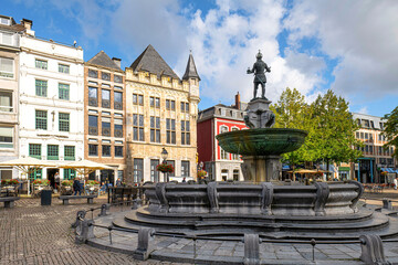 Fototapeta na wymiar Rathauspaltz (Markt) Aachen vor dem Rathaus mit historischer Häuserzeile