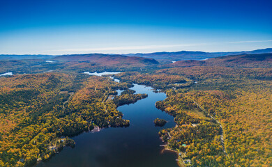 Fototapeta premium Autumn in Mont Tremblant National Park, aerial view