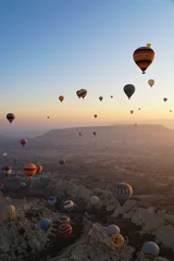 Deurstickers Cappadocië Hete luchtballon bij zonsopgang © yoshi