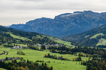 Fototapeta na wymiar Stimmungsvoller Herbsttag bei Sibratsgfäll in Vorarlberg