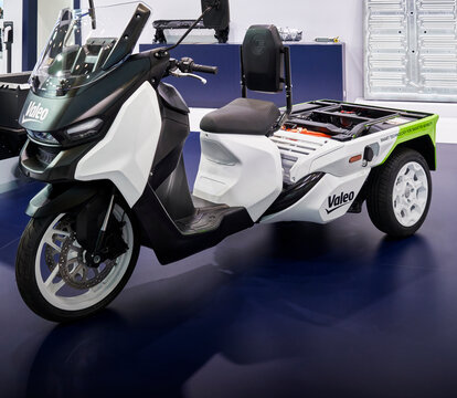 Valeo electric load trike for environmentally friendly transport of goods in the last mile in Hannover, Germany, September 24, 2022