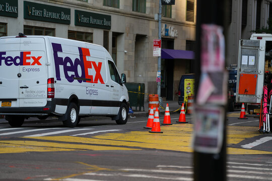 FedEx logo. Photo taken in Rome, Italy, on August 17, 2025.
