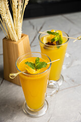 warm alcoholic cocktail based on wine and spices
