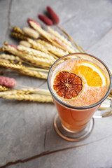 warm alcoholic cocktail based on wine and spices
