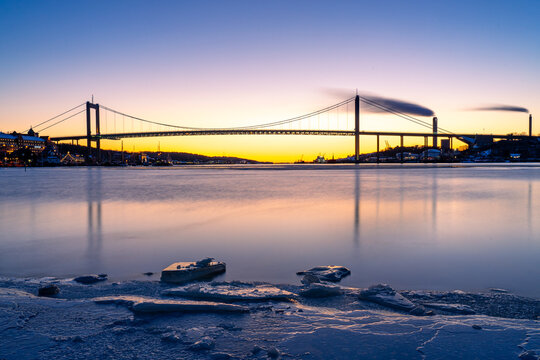 &Auml;lvsborg bridge at sunset