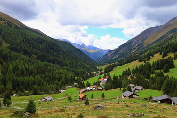 Fototapeta na wymiar Sertig valley hiking trail leading from Bergün to Ravais lakes in Swiss Alps, Switzerland