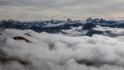 Fototapeta na wymiar Die Oberstdorfer Alpen - Nebelhorn im Herbst