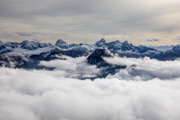 Fototapeta premium Die Oberstdorfer Alpen - Nebelhorn im Herbst