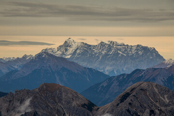 Fototapeta premium Die Oberstdorfer Alpen - Nebelhorn im Herbst