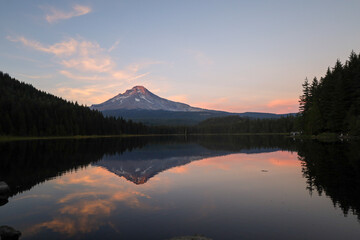 Fototapeta na wymiar Sunset looking at Mt. Hood