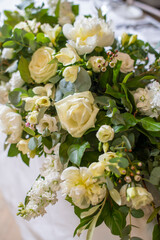 Obraz na płótnie Canvas bouquet of white roses for wedding