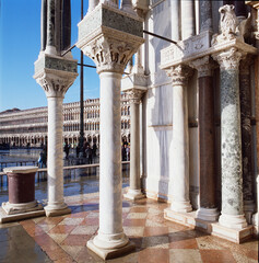 Venezia. Colonne della basilica di san Marco prima dell'ingresso a Palazzo Ducale