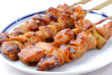 炭火でじっくり焼いた焼き鳥の盛り合わせ（タレ）