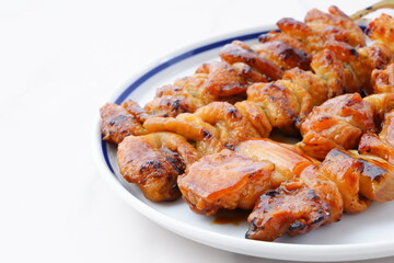 炭火でじっくり焼いた焼き鳥の盛り合わせ（タレ）