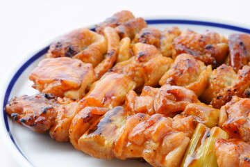 炭火でじっくり焼いた焼き鳥の盛り合わせ（タレ）