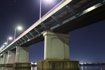 琵琶湖と琵琶湖大橋