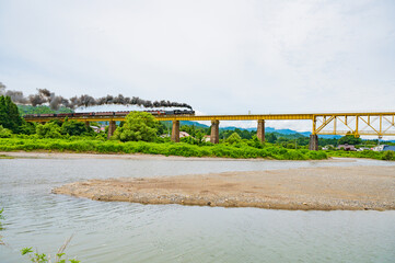 福島　鉄橋を走る汽車