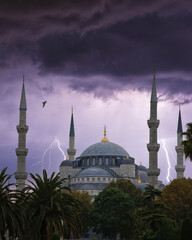 Fototapeta na wymiar Thunderstorm at the Blue Mosque