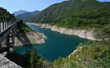 Fototapeta na wymiar LAKE VIEW NEAR LAGO DI Ledro, TURQUOISE LAKES IN THE ALPS IN ITALY