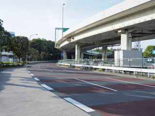 東京の道路と高速道路の高架