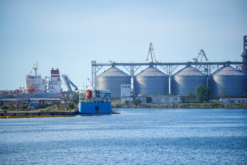 Fototapeta premium Cereal warehouse in a port