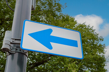 【交通標識】左折可標示板