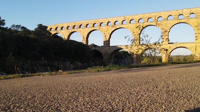 coucher de soleil sur le pont du Gard
