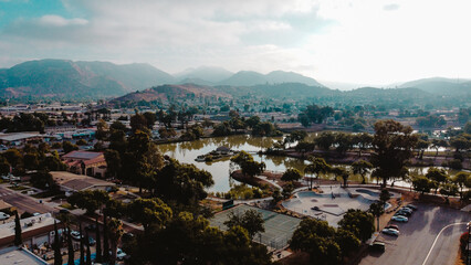 Fototapeta premium Lake, Mountain, City View
