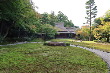  A Japanese traditional house with a thatched roof in Yoshiki-en Japanese Garden in Nara City in Nara Prefecture in Japan 日本の奈良県奈良市にある吉城園の日本伝統的茅葺き家屋
